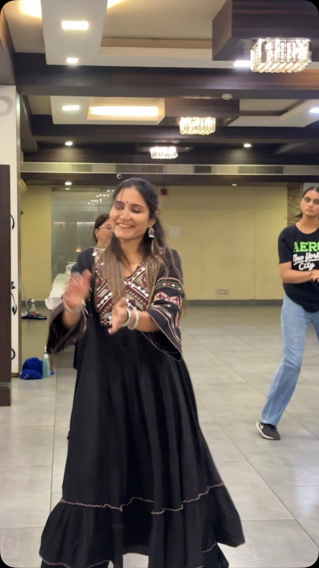 Post 5 by NRITYARAAS GARBA ART on Instagram (video)