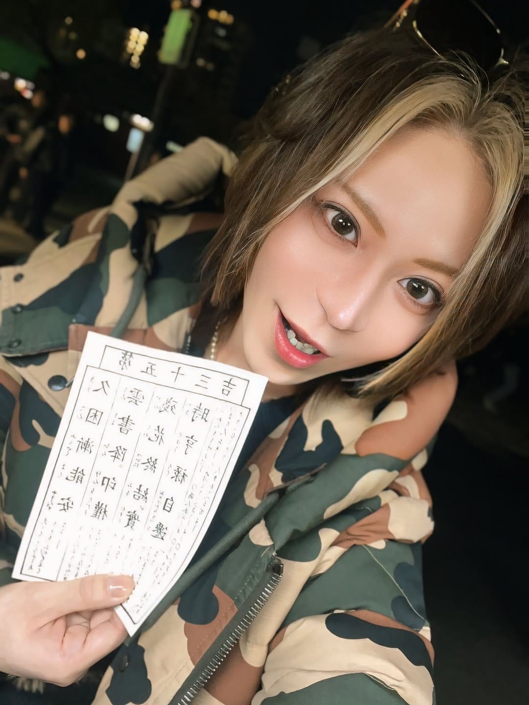 Post 7 by 浜津裕樹/歌舞伎町No.1美容師/ヘアメイク/ヘアセット/ヘアアレンジ/ハイトーン/歌舞伎町/六本木 on Instagram (carousel)