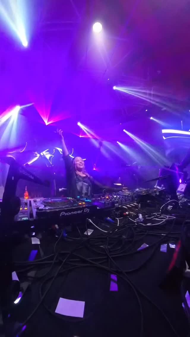 Post 3 by 👼 𝐍 𝐀 𝐆 𝐈 𝐒 𝐀 💫 on Instagram (video)