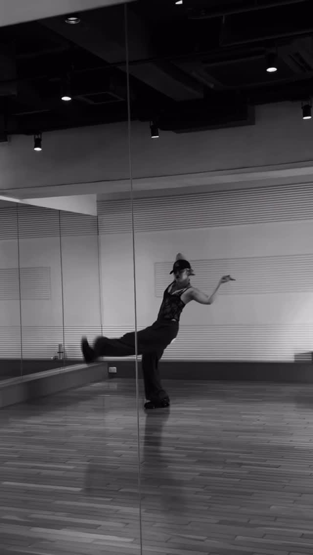 Post 3 by 🦋... 𝙇𝙚𝙣𝙖 on Instagram (video)