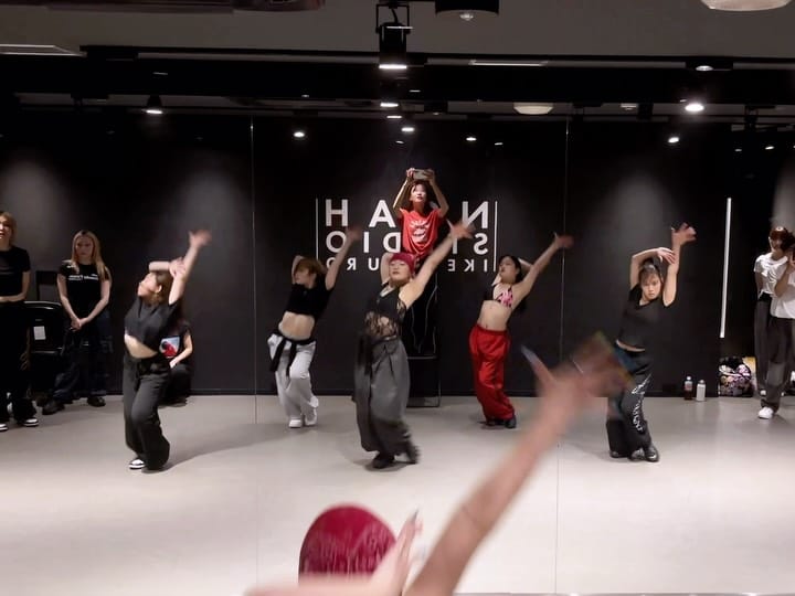 Post 1 by 🦋... 𝙇𝙚𝙣𝙖 on Instagram (video)