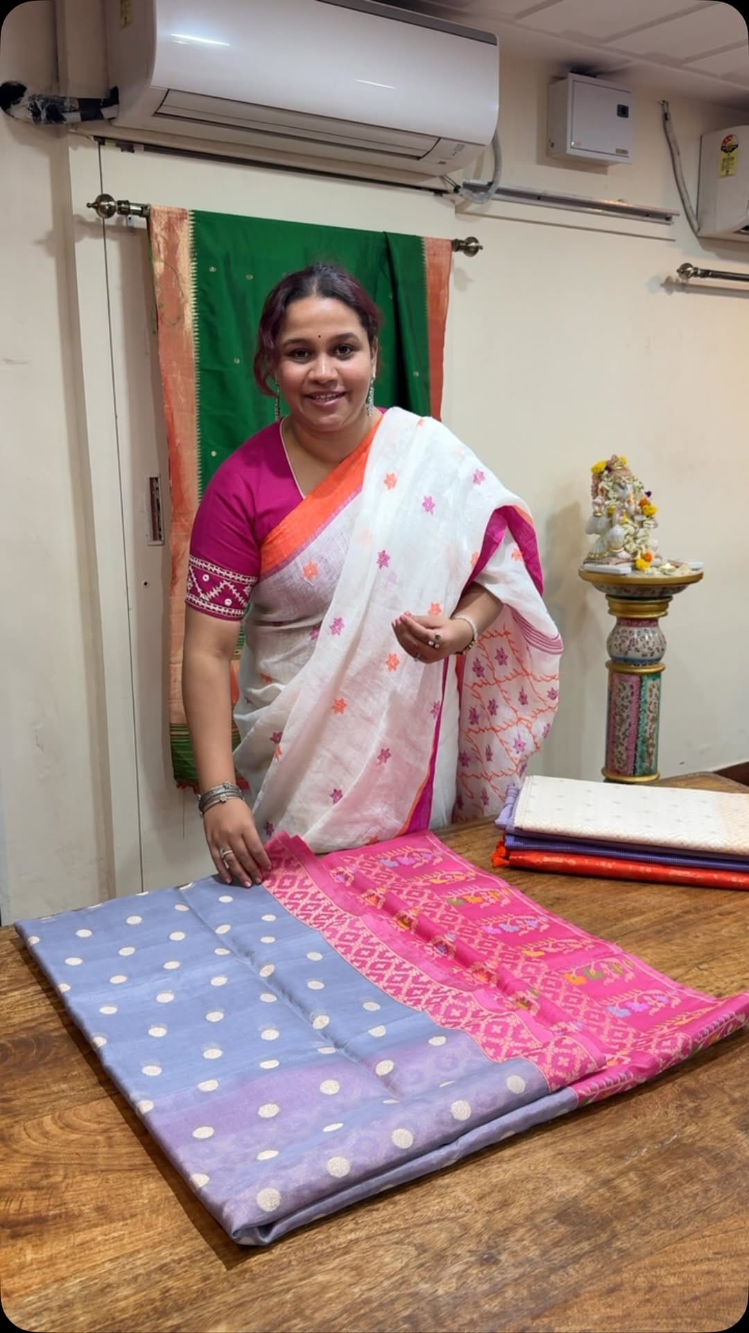 Post 7 by Saudamini_Handloom on Instagram (video)