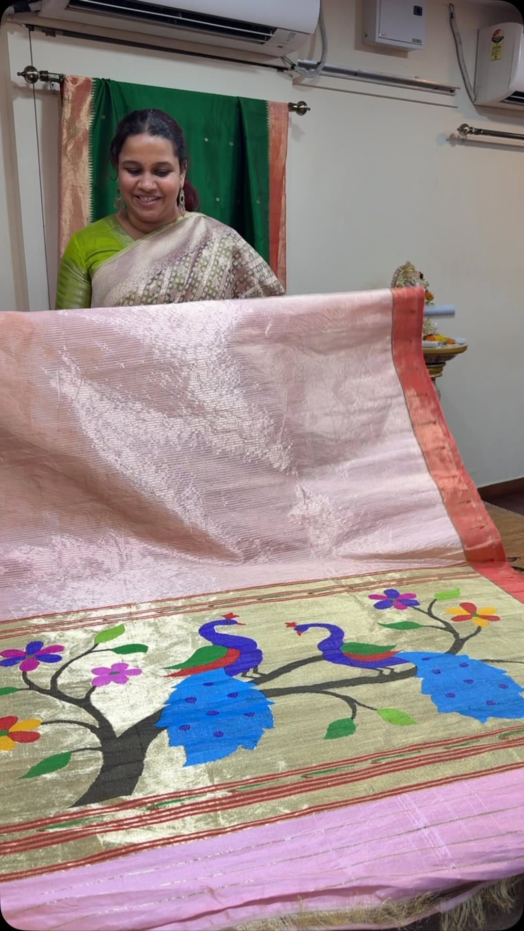 Post 5 by Saudamini_Handloom on Instagram (video)