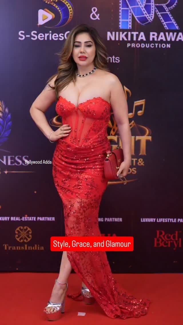 Post 5 by Bollywood ADDA on Instagram (video)