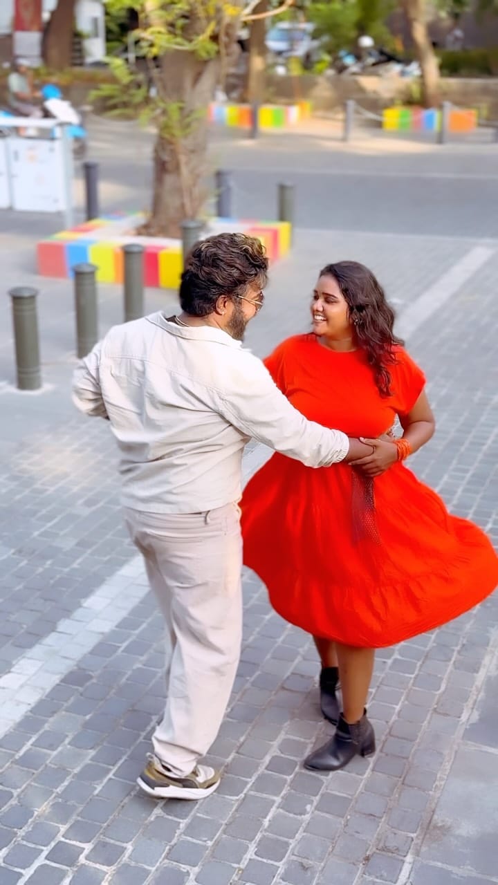 Post 2 by Priya Dharshini on Instagram (video)