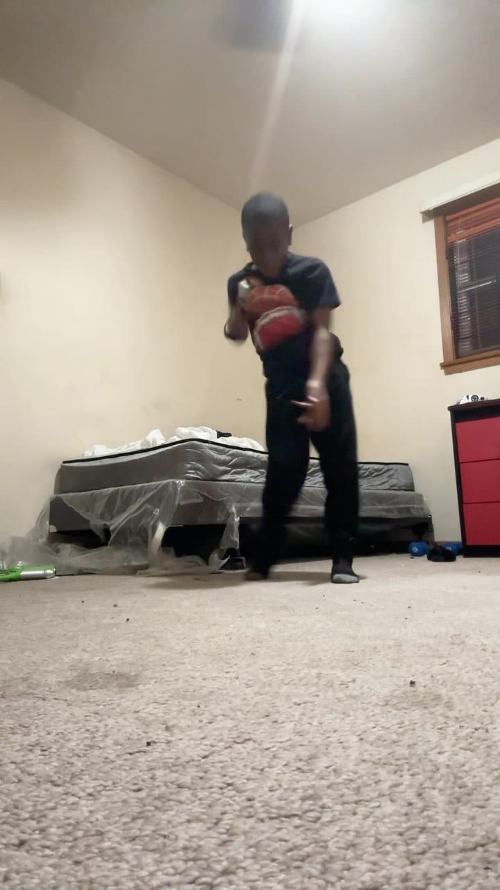 Post 8 by 𝕐𝕆𝕌ℕ𝔾𝕄𝕁💫🕺 on Instagram (video)