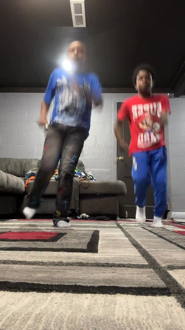 Post 5 by 𝕐𝕆𝕌ℕ𝔾𝕄𝕁💫🕺 on Instagram (video)