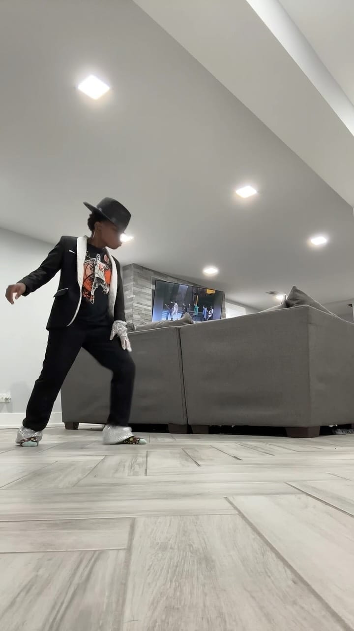 Post 3 by 𝕐𝕆𝕌ℕ𝔾𝕄𝕁💫🕺 on Instagram (video)
