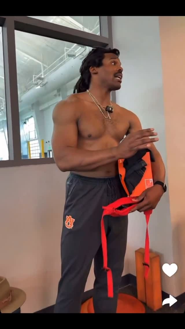 Post 8 by AUFAMILY on Instagram (video)
