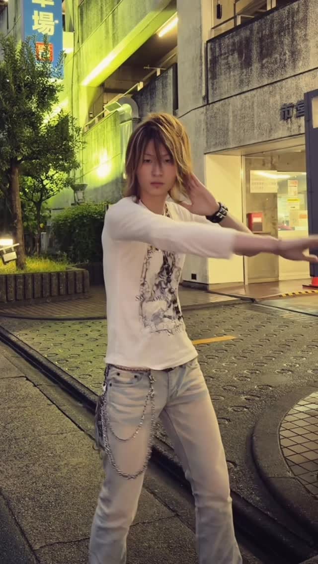 Post 10 by RIKUU on Instagram (video)
