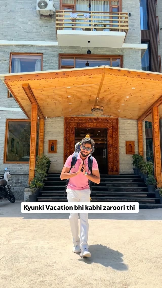 Post 6 by MOHIT RAJDEV on Instagram (video)