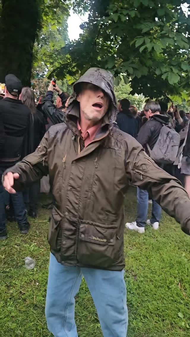 Post 7 by Bez on Instagram (video)