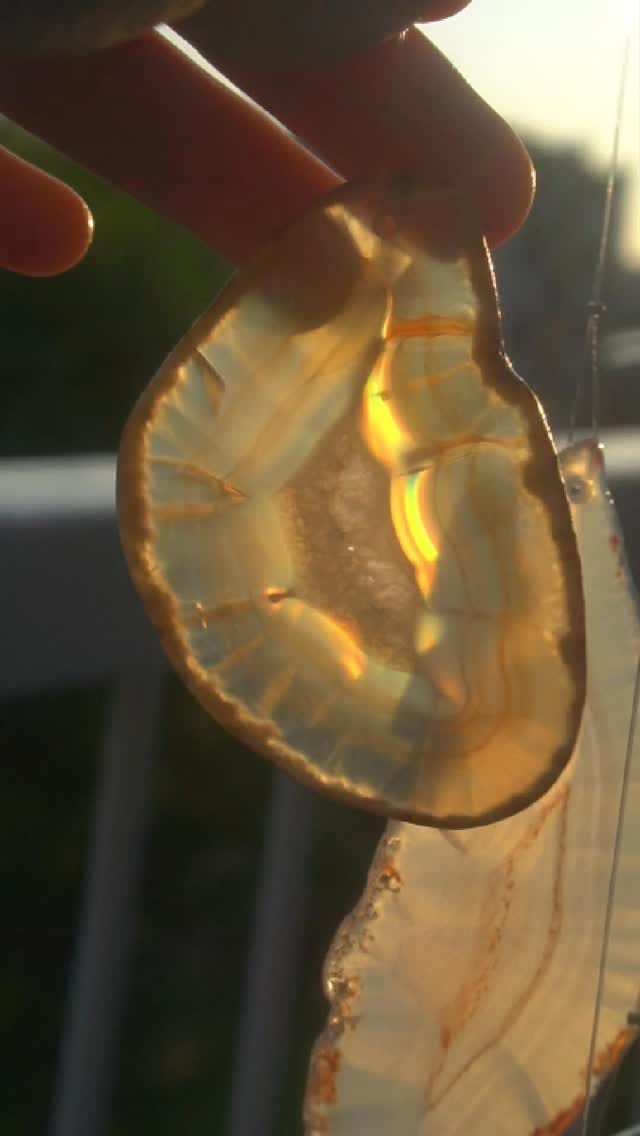 Post 8 by KOHHA  |  Crystal Objects ― Just Being on Instagram (video)