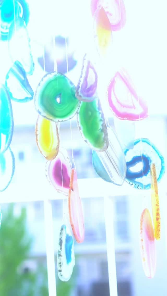 Post 1 by KOHHA  |  Crystal Objects ― Just Being on Instagram (video)