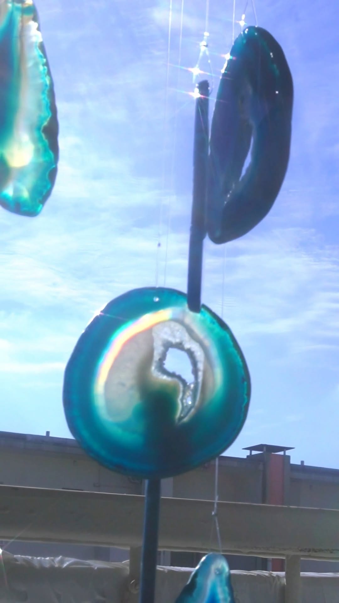 Post 6 by KOHHA  |  Crystal Objects ― Just Being on Instagram (video)