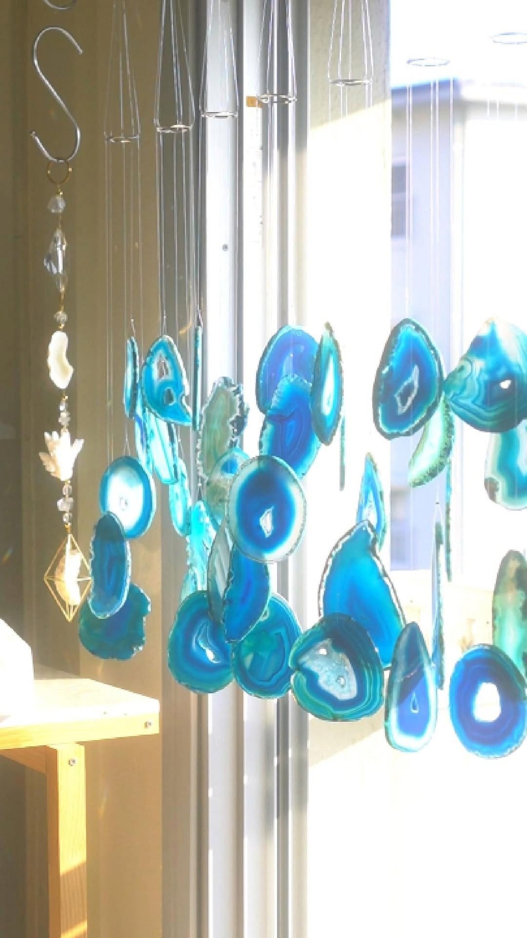 Post 5 by KOHHA  |  Crystal Objects ― Just Being on Instagram (video)