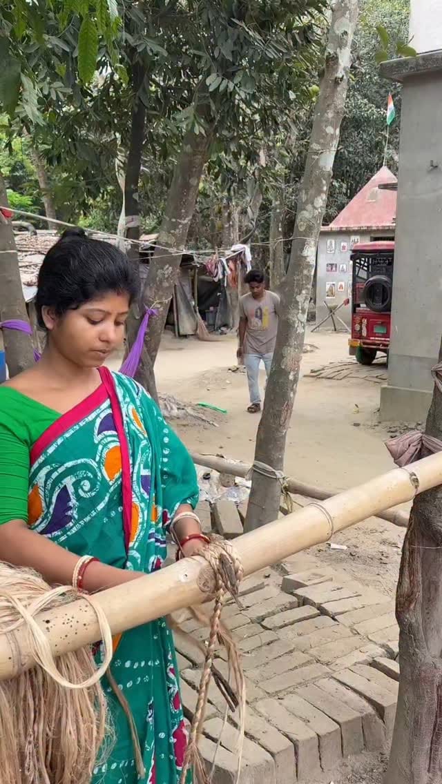 Post 4 by Smriti Sardar on Instagram (video)
