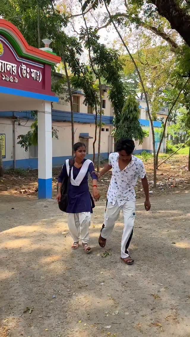 Post 10 by Smriti Sardar on Instagram (video)