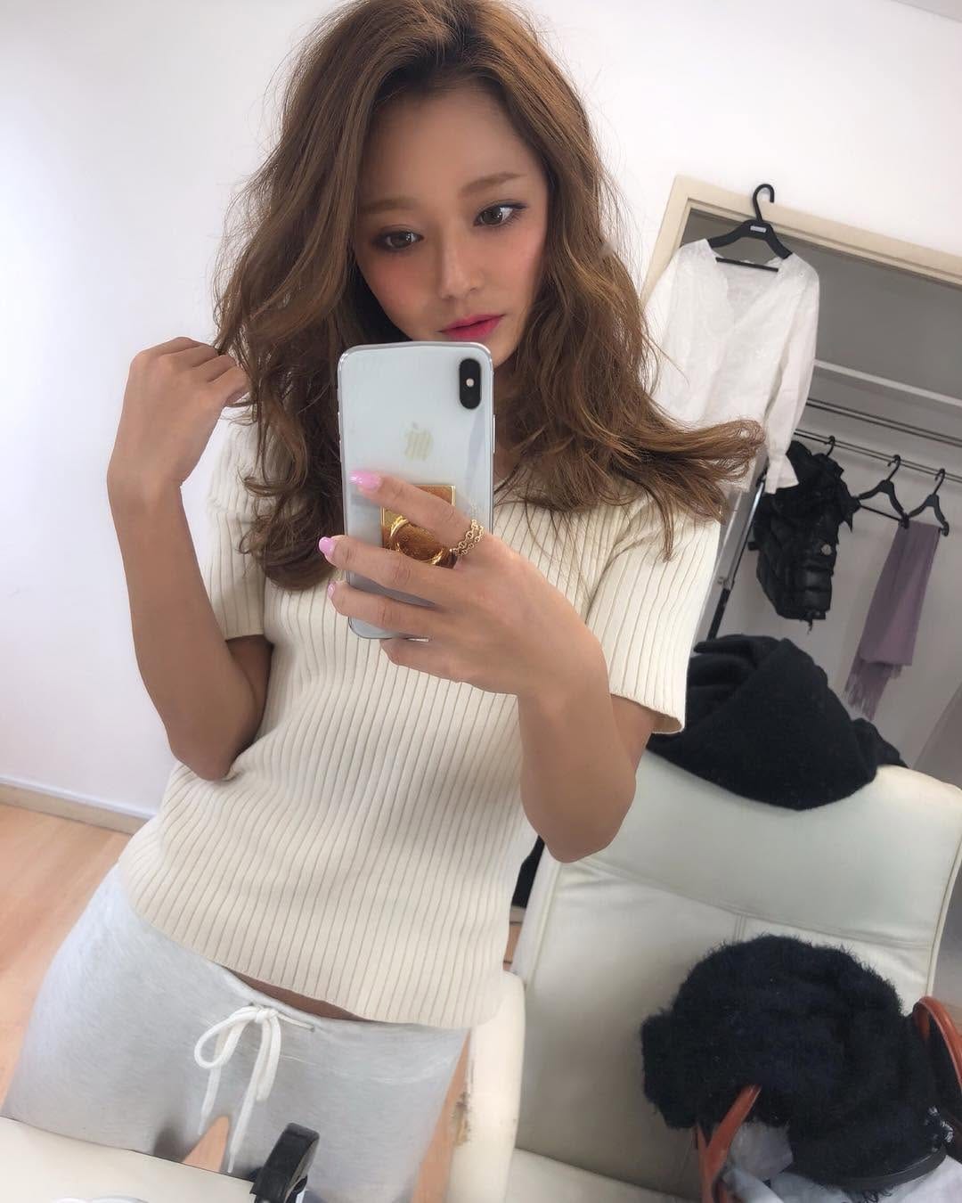 Post 5 by Rie Akiya  秋谷理恵 on Instagram (image)