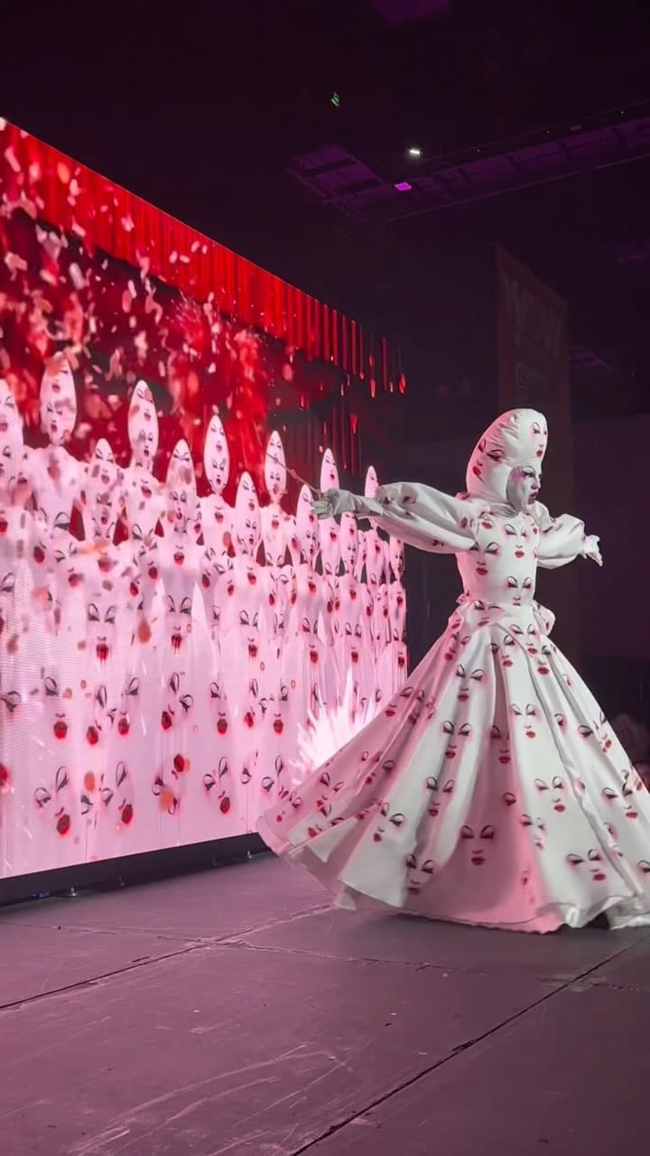 Post 6 by Drag Race Italia on Instagram (video)