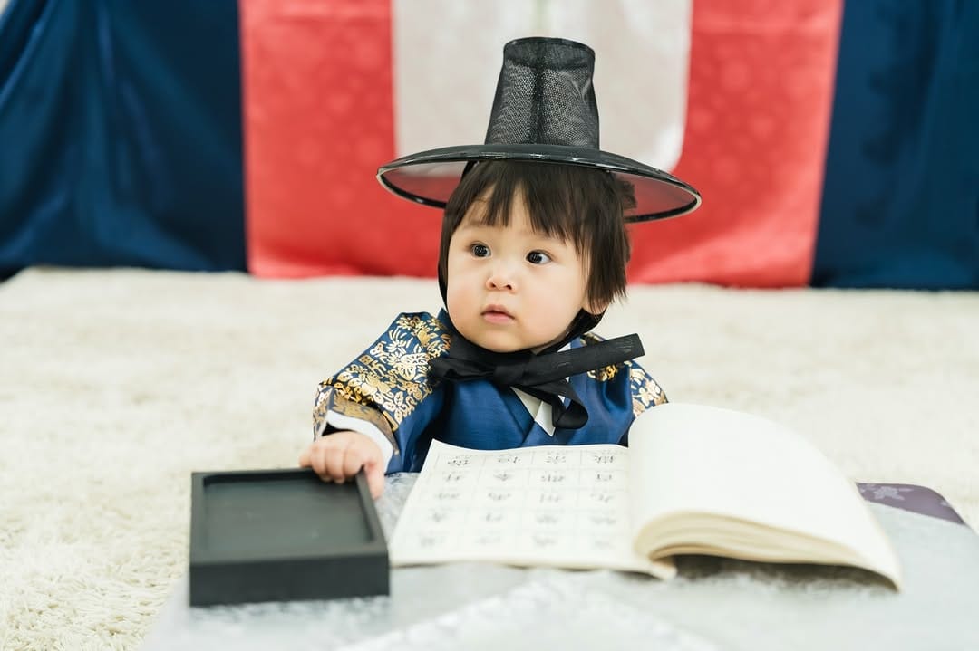 Post 5 by 김 마나미/韓国メイク🇰🇷 on Instagram (carousel)
