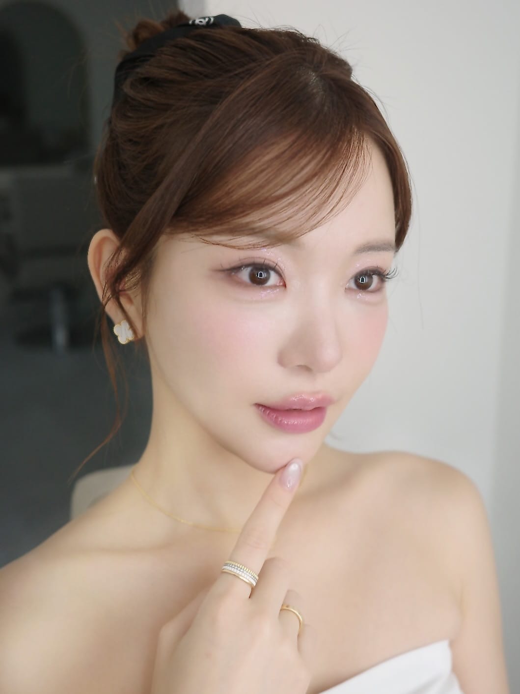 Post 4 by 김 마나미/韓国メイク🇰🇷 on Instagram (carousel)