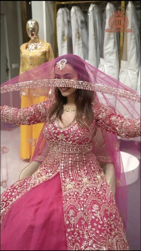 Post 10 by Urmil Fashion Studio on Instagram (video)