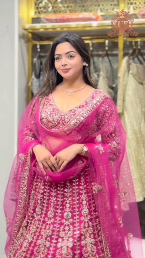 Post 6 by Urmil Fashion Studio on Instagram (video)