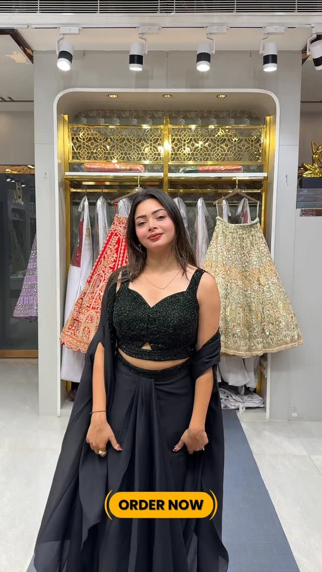 Post 8 by Urmil Fashion Studio on Instagram (video)