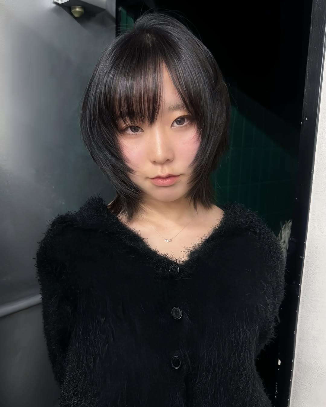 Post 3 by NANA na【メイク美容師】メイク動画/デザインカラー on Instagram (image)
