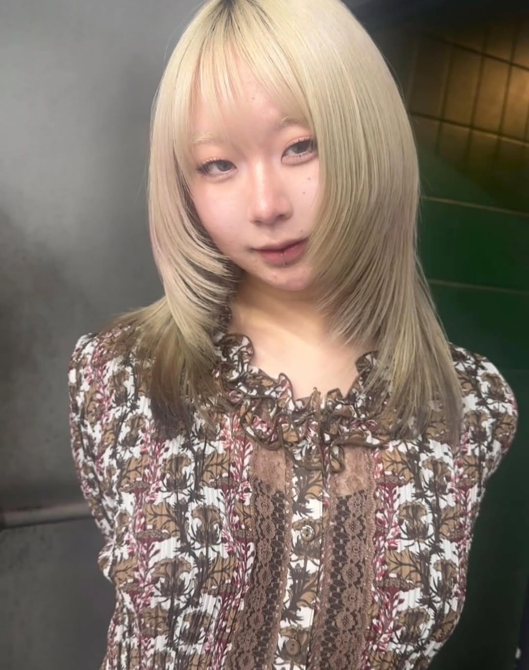 Post 2 by NANA na【メイク美容師】メイク動画/デザインカラー on Instagram (image)