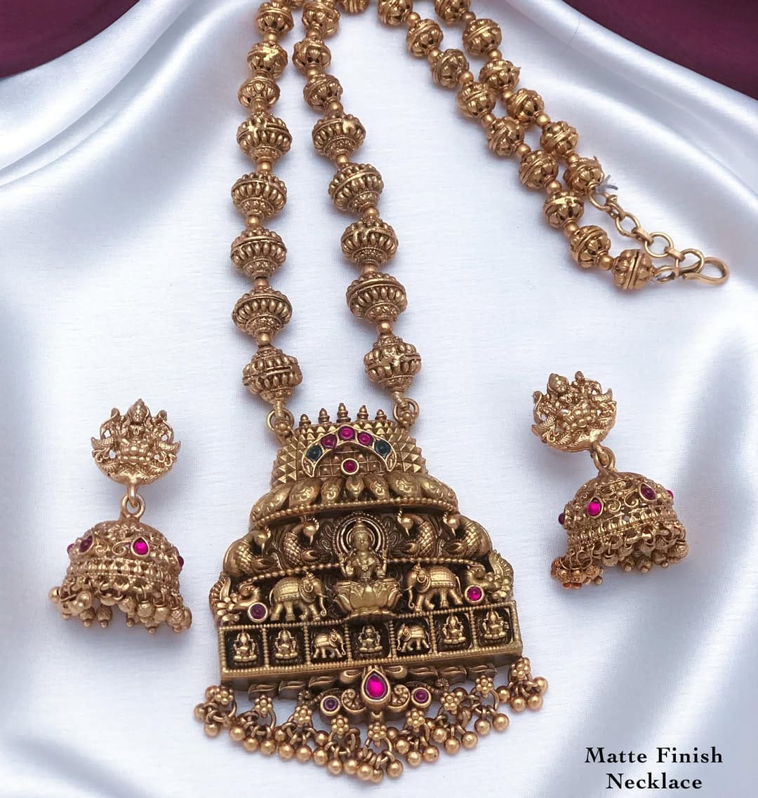 Post 2 by NagaiKadai SouthIndian Jewelry on Instagram (carousel)