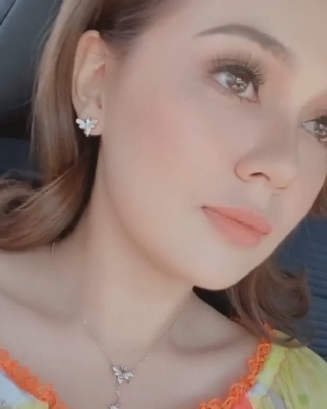 Post 3 by Mrs Nelydia Senrose on Instagram (video)