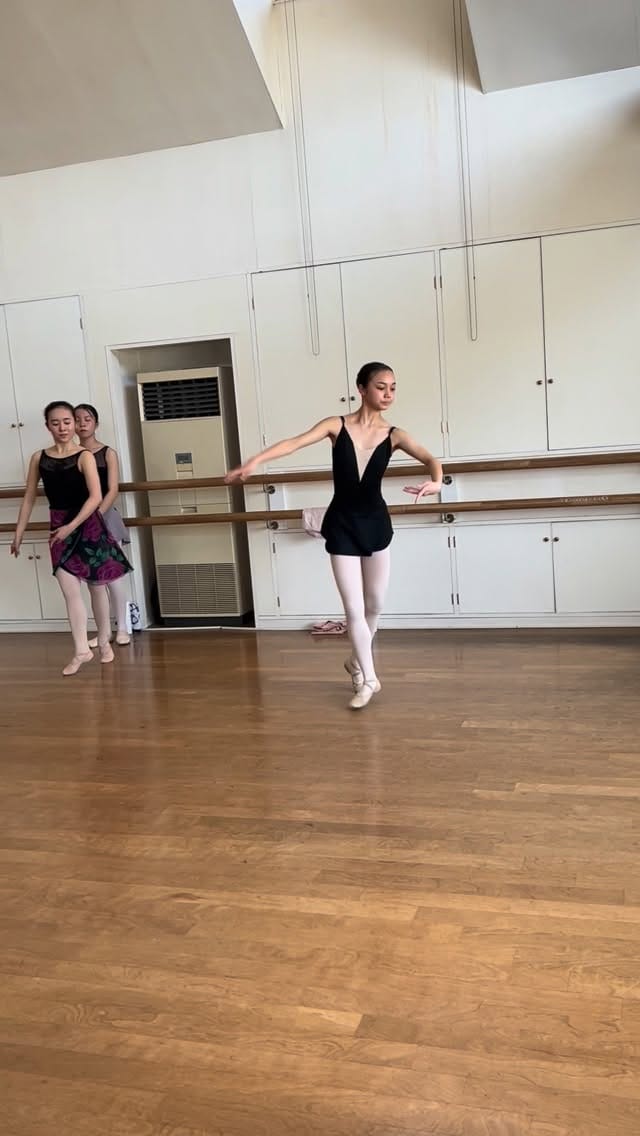 Post 6 by Mika Yamaguchi on Instagram (video)