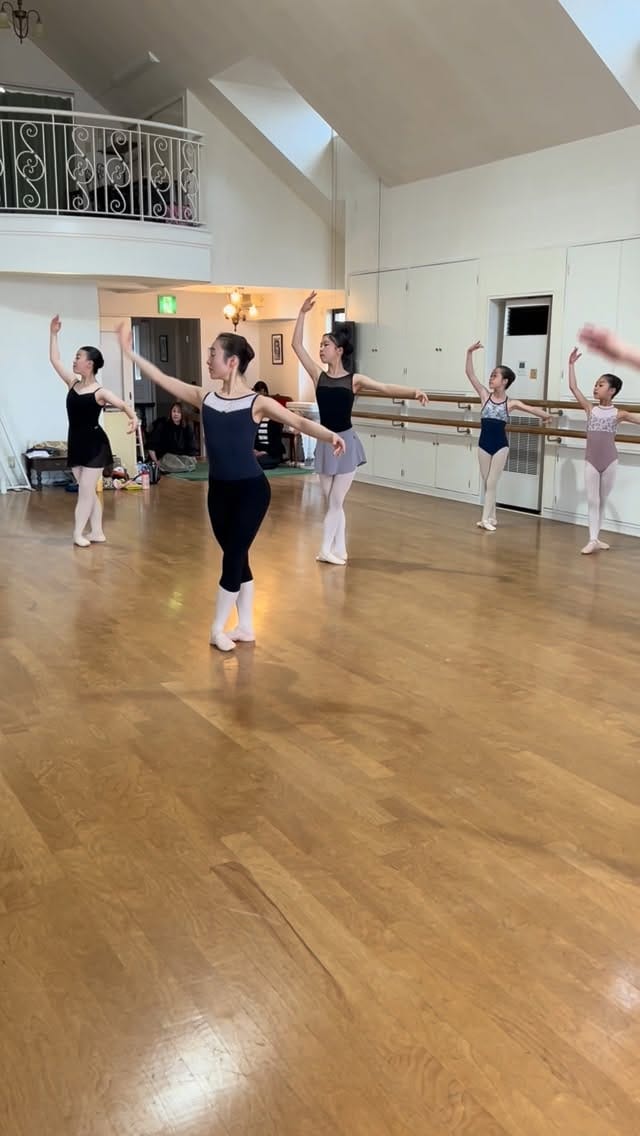 Post 8 by Mika Yamaguchi on Instagram (video)