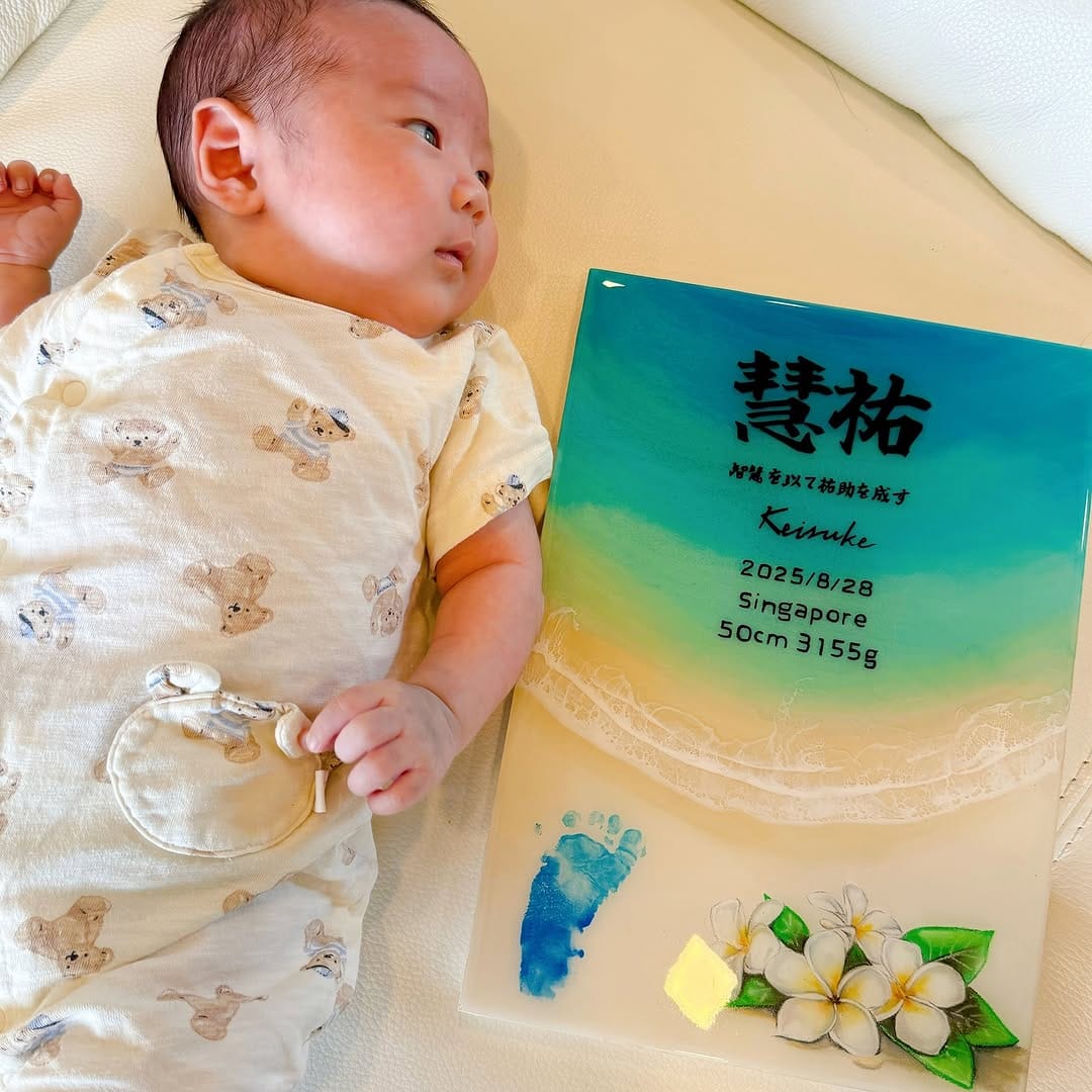Post 2 by RICA🇸🇬/世界の看板を手掛けるチョークアーティスト on Instagram (image)