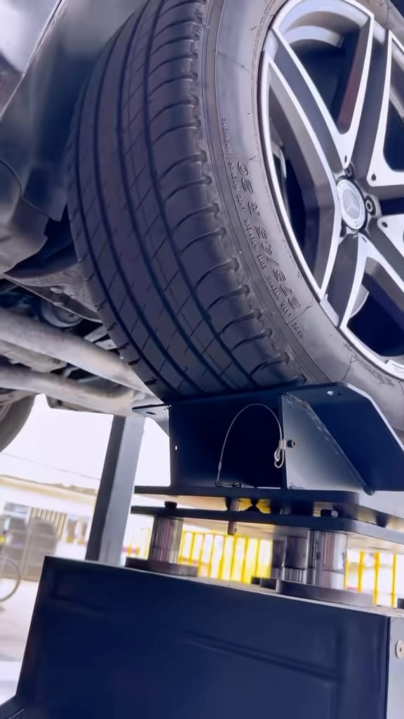 Post 6 by Grupo City Cars Prix  llantas , alineamiento computarizado 3D on Instagram (video)