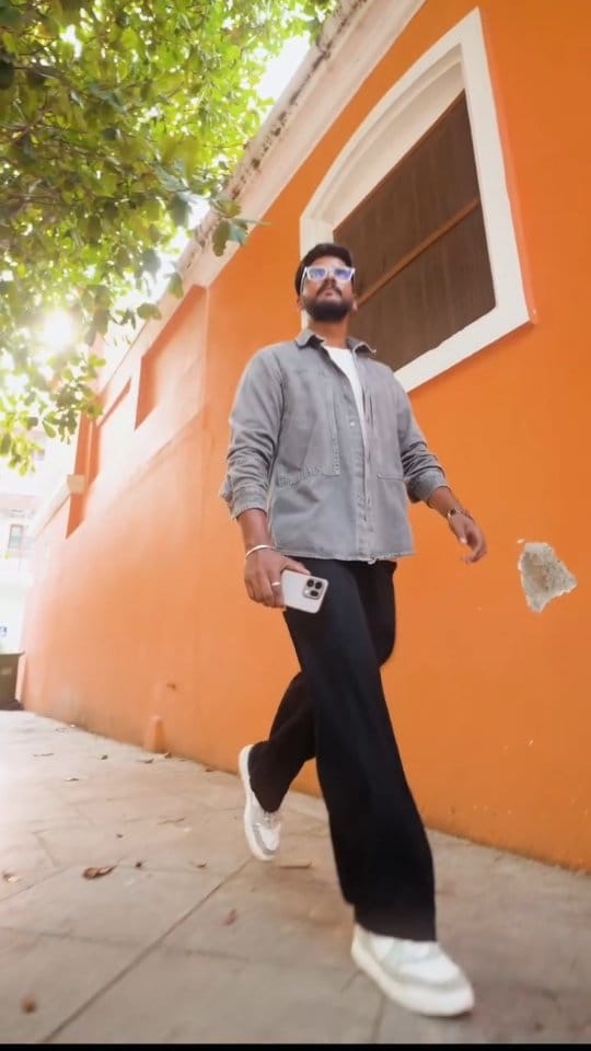 Post 7 by Raj Mohan on Instagram (video)