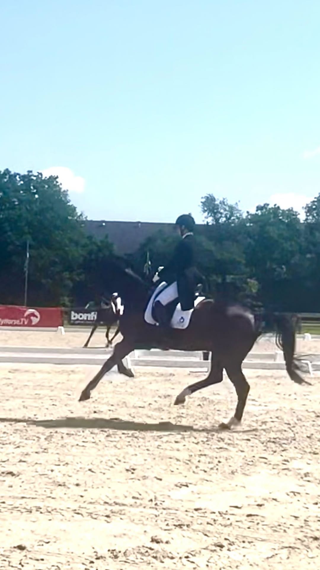 Post 10 by Justine Mudde on Instagram (video)