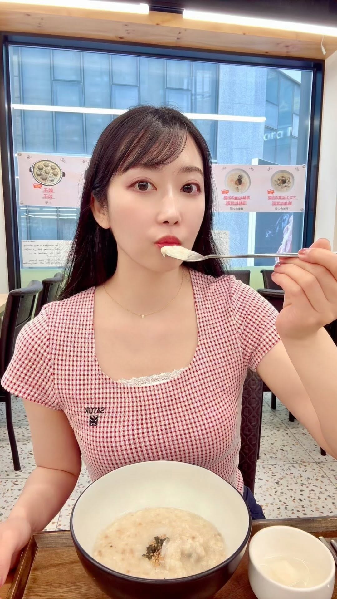Post 4 by 朝から元気が出るOL🫶まき on Instagram (video)