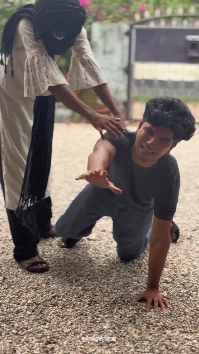 Post 6 by ROSHAN on Instagram (video)