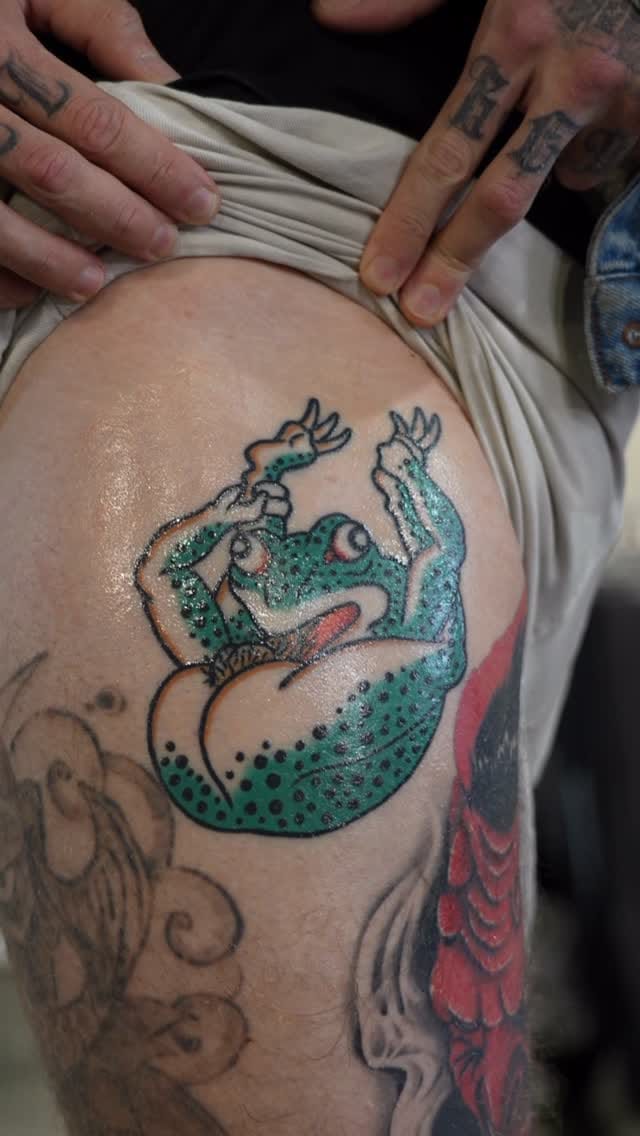 Post 4 by Tom Roder Tattoo on Instagram (video)