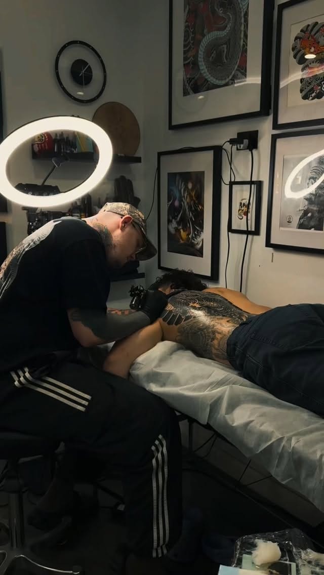 Post 2 by Tom Roder Tattoo on Instagram (video)