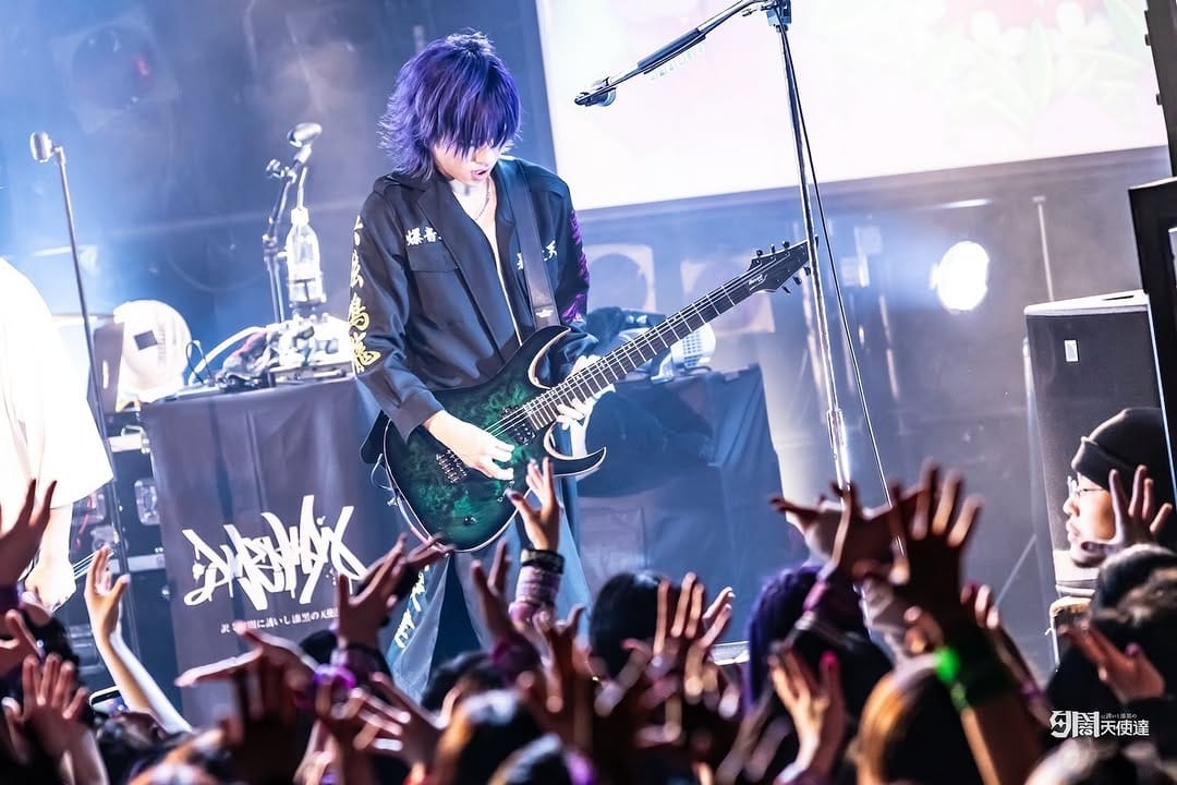 Post 6 by 夕闇に誘いし漆黒の天使達 on Instagram (carousel)