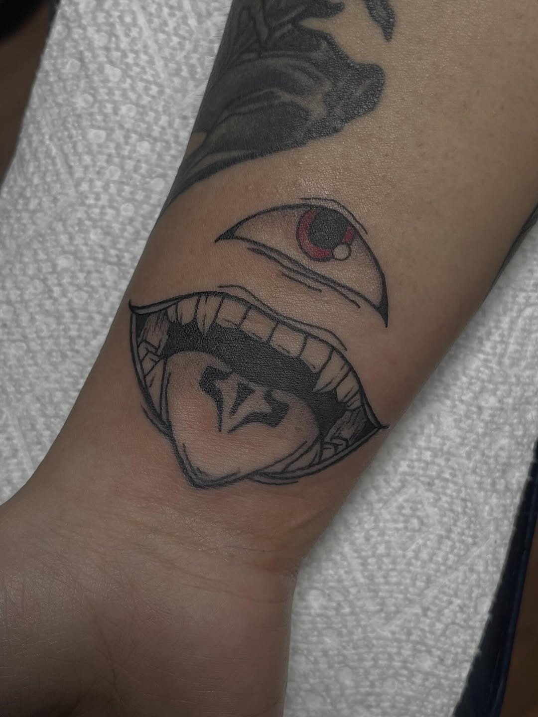 Post 7 by Elise “LiLi” Allen🤍 NeoTrad Orlando Tattoo Artist 🤍 on Instagram (image)