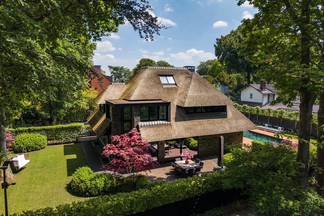 Post 9 by Luxury Leads on Instagram (carousel)