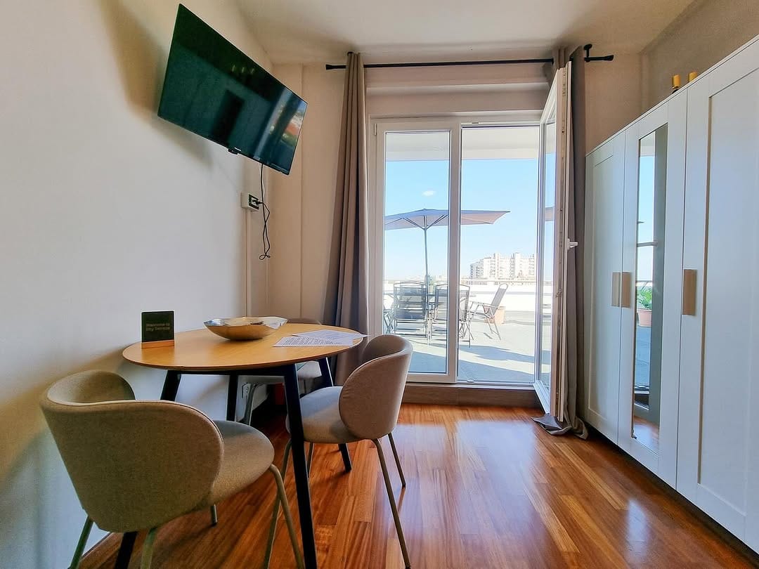 Post 10 by Sky Terrace Mestre on Instagram (image)