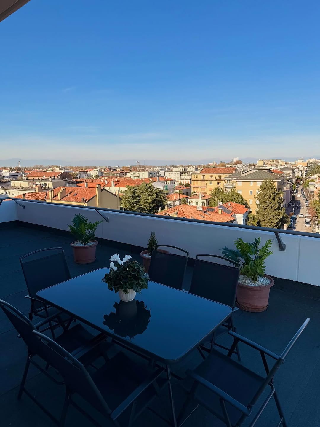 Post 2 by Sky Terrace Mestre on Instagram (image)