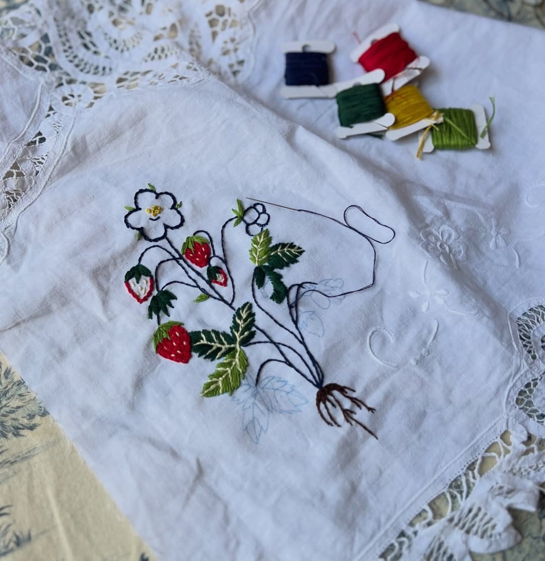 Post 6 by KAORI embroidery Paris 🪡❤️ on Instagram (image)