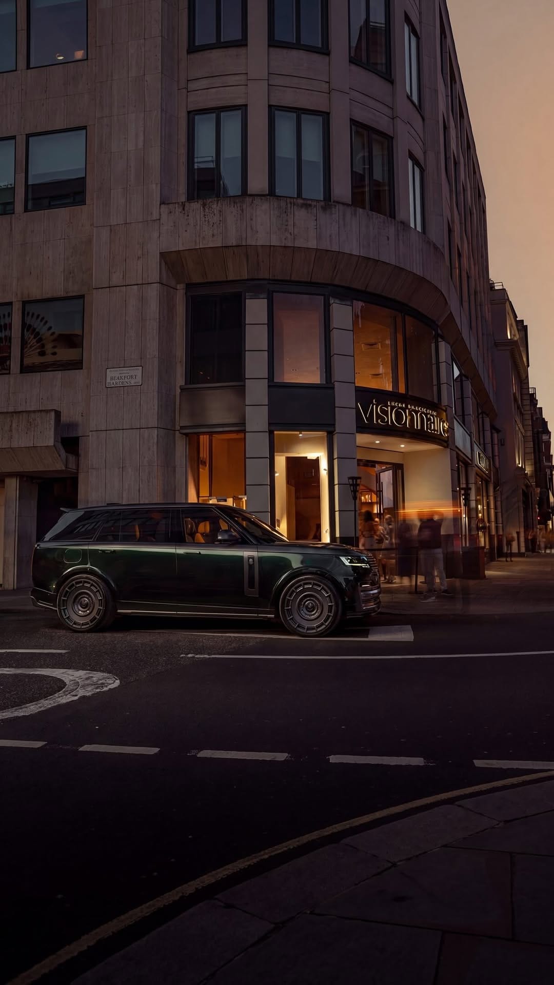 Post 3 by Visionnaire on Instagram (video)